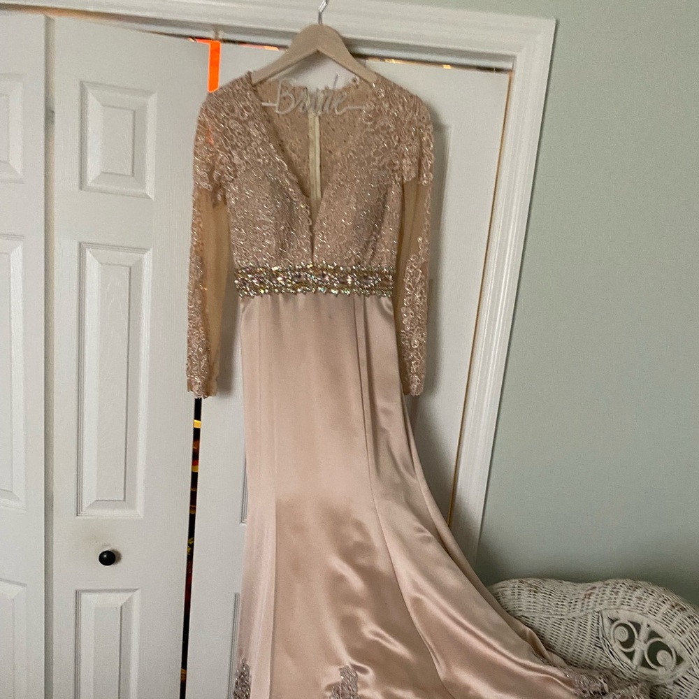 Beautiful dusty rose wedding dress size 4